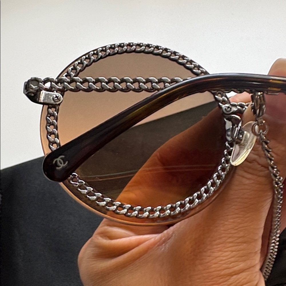 CHANEL Sunglasses with Silver Chain - Picture 11 of 14